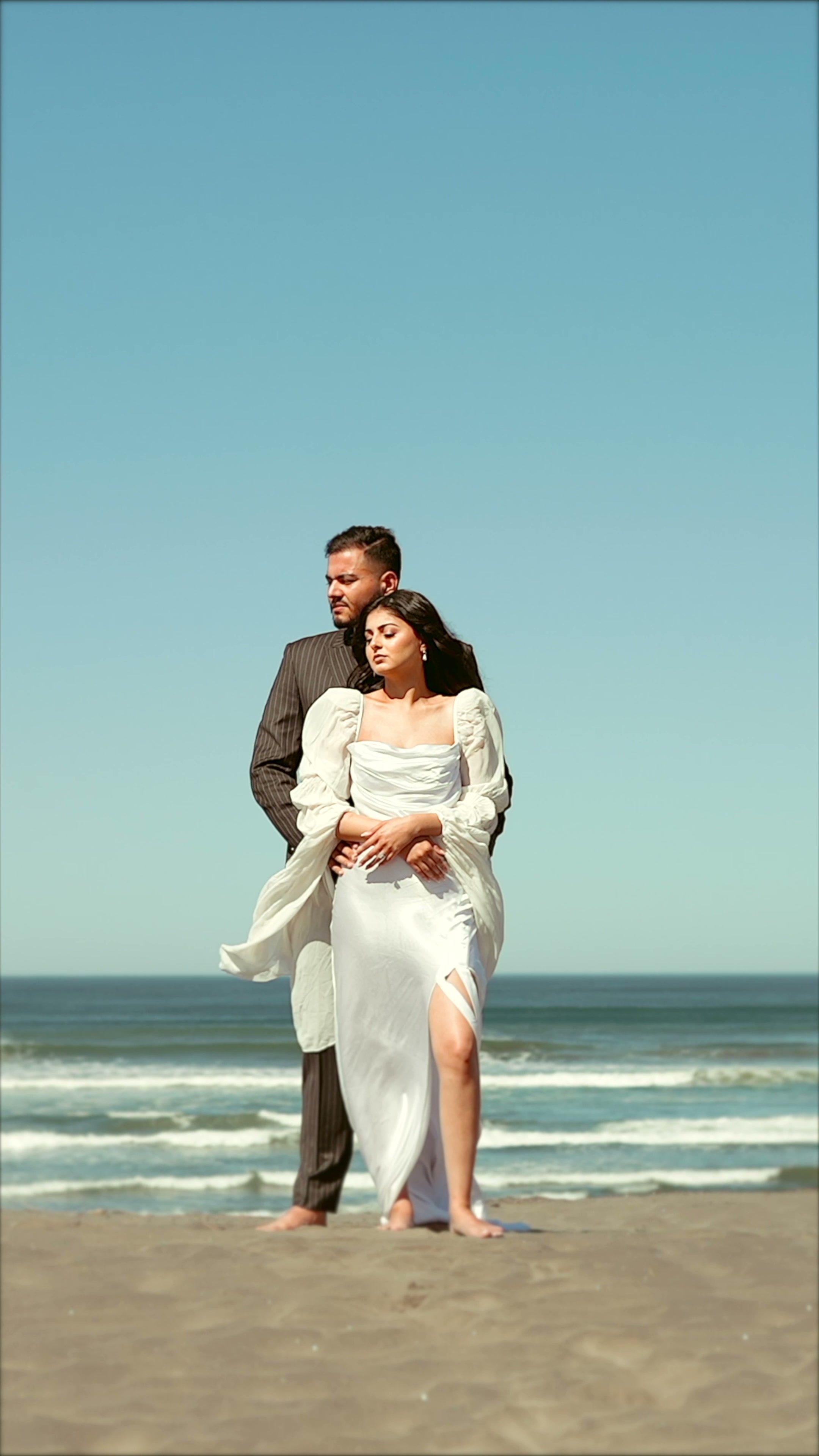 Wedding Couple on the Oregon Coast, wedding cinematography near Maple Ridge